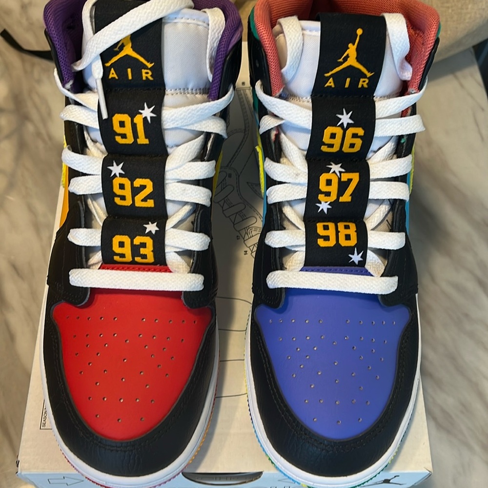 Air Jordan is mid SS